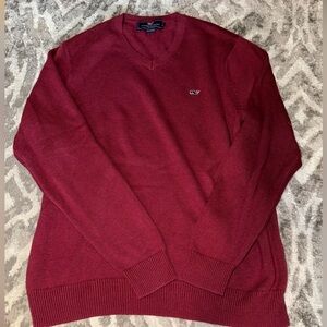 Vineyard Vines maroon sweater